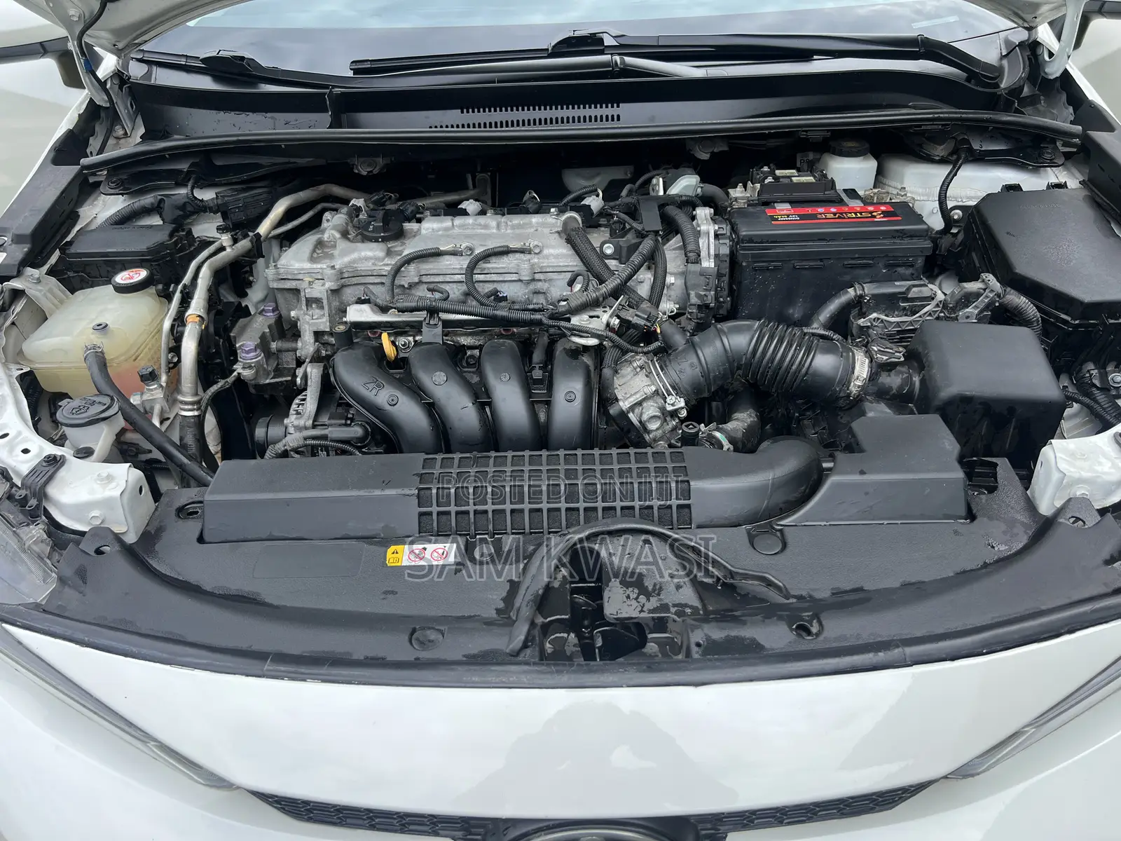 Toyota Corolla L 2020 Off white