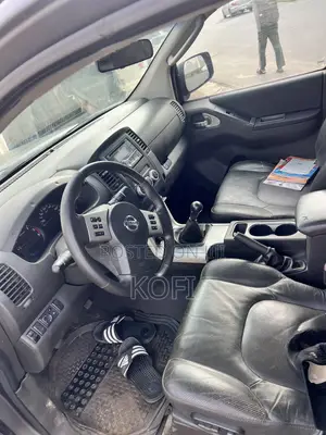 Nissan Navara 2.5 dCi 2012 Gray