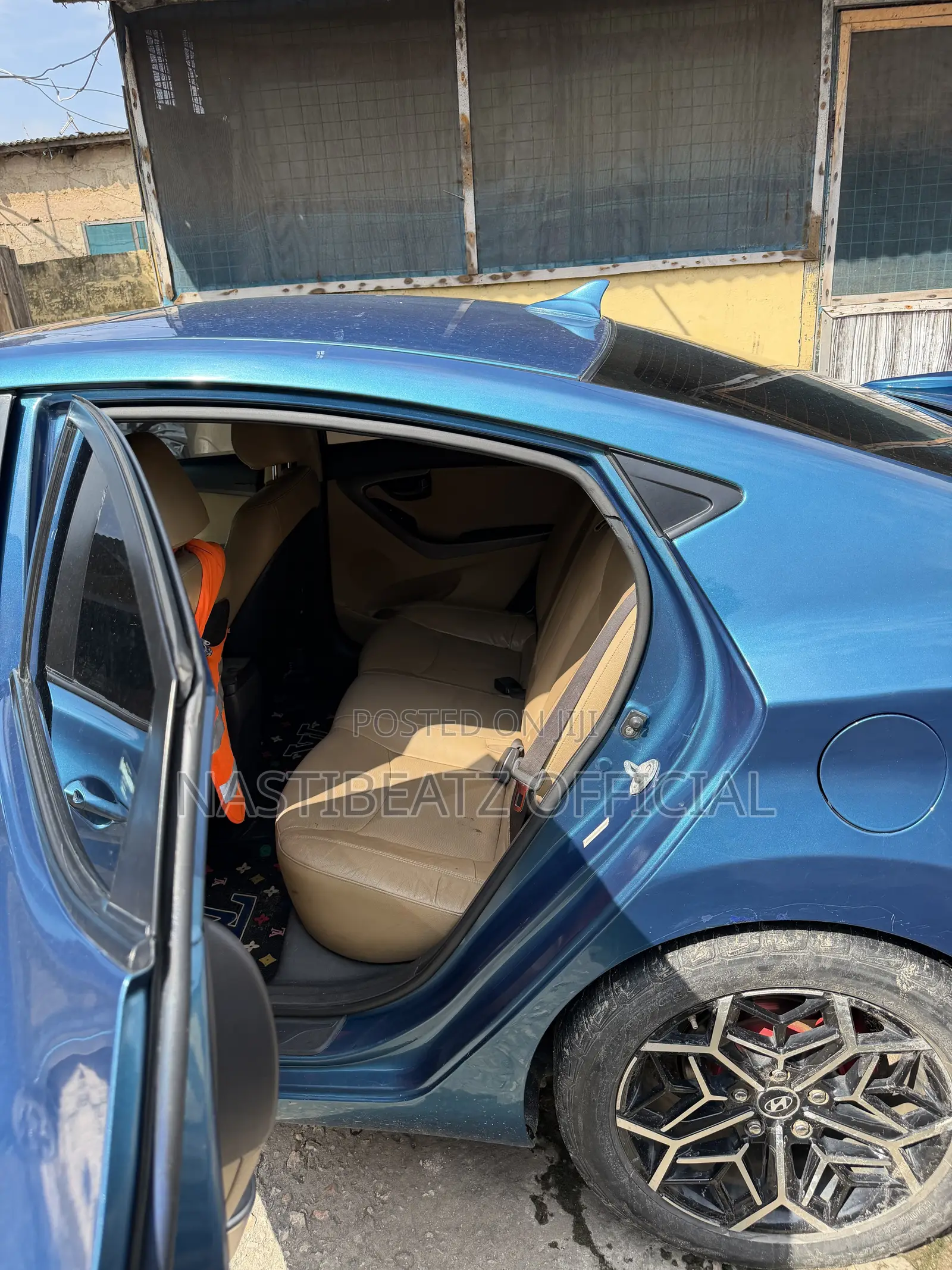 Hyundai Elantra Limited Sedan FWD (1.8L 4cyl 6A) 2013 Blue