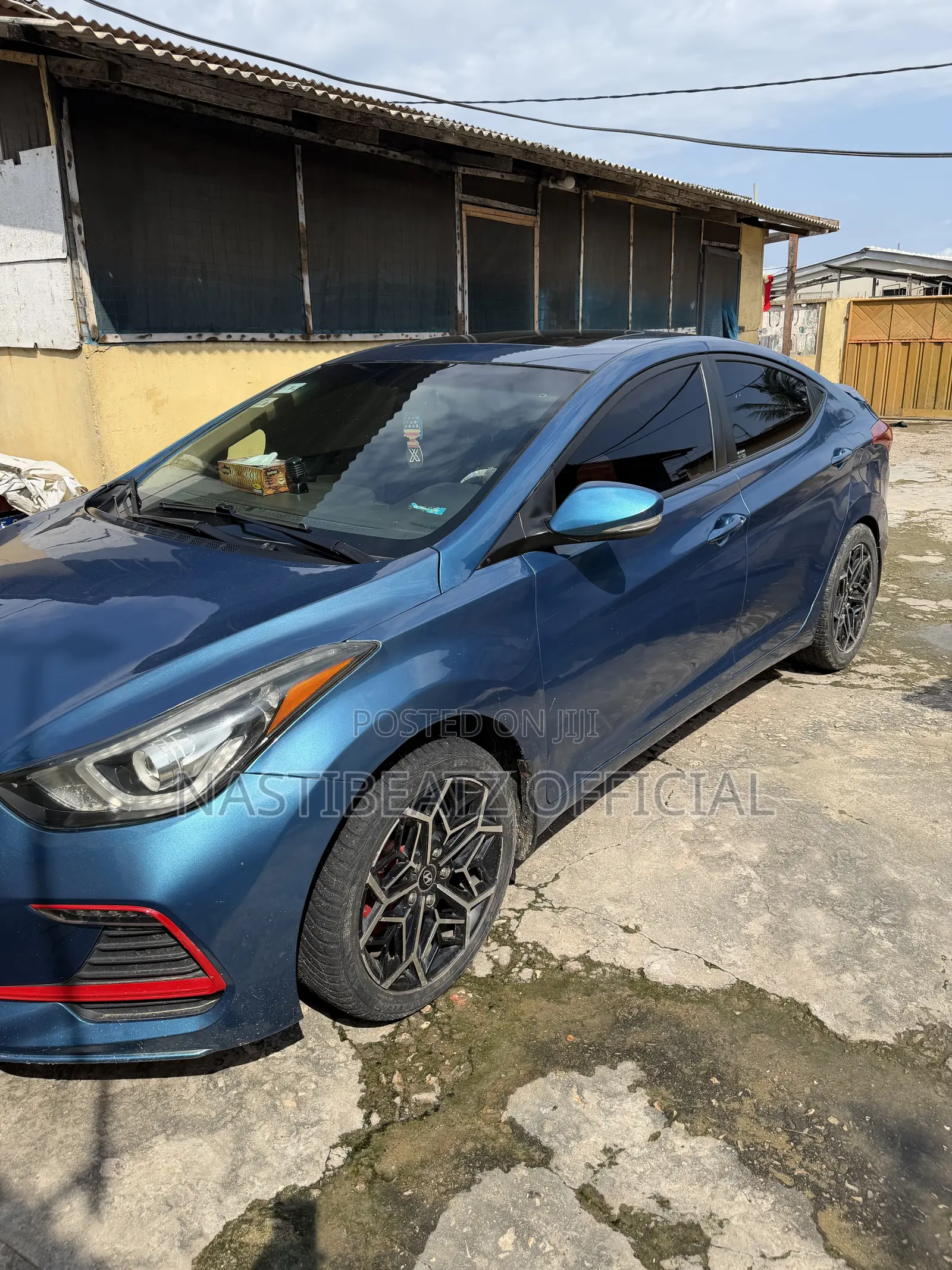 Hyundai Elantra Limited Sedan FWD (1.8L 4cyl 6A) 2013 Blue