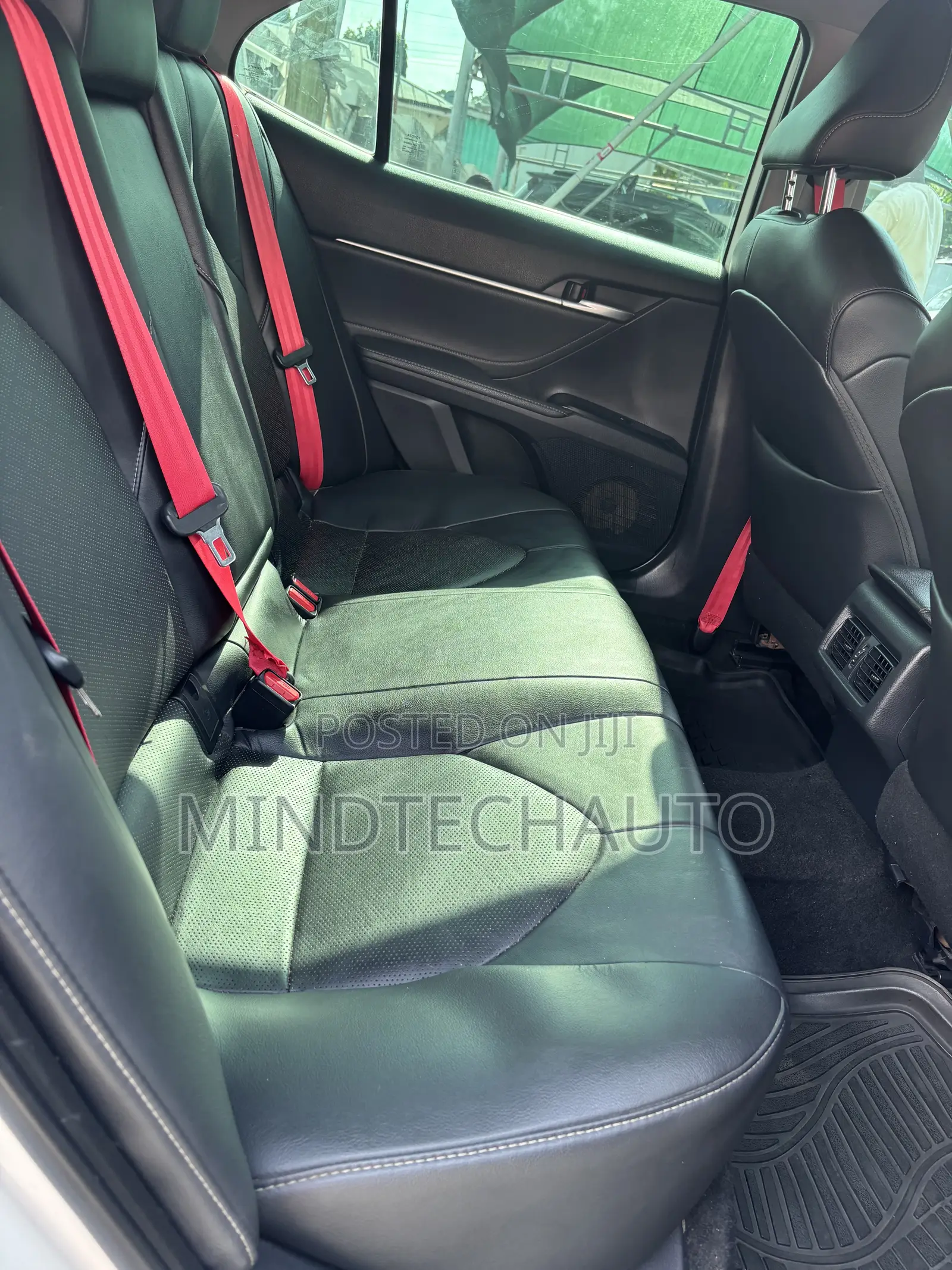 Toyota Camry XSE FWD (2.5L 4cyl 8AM) 2018 White
