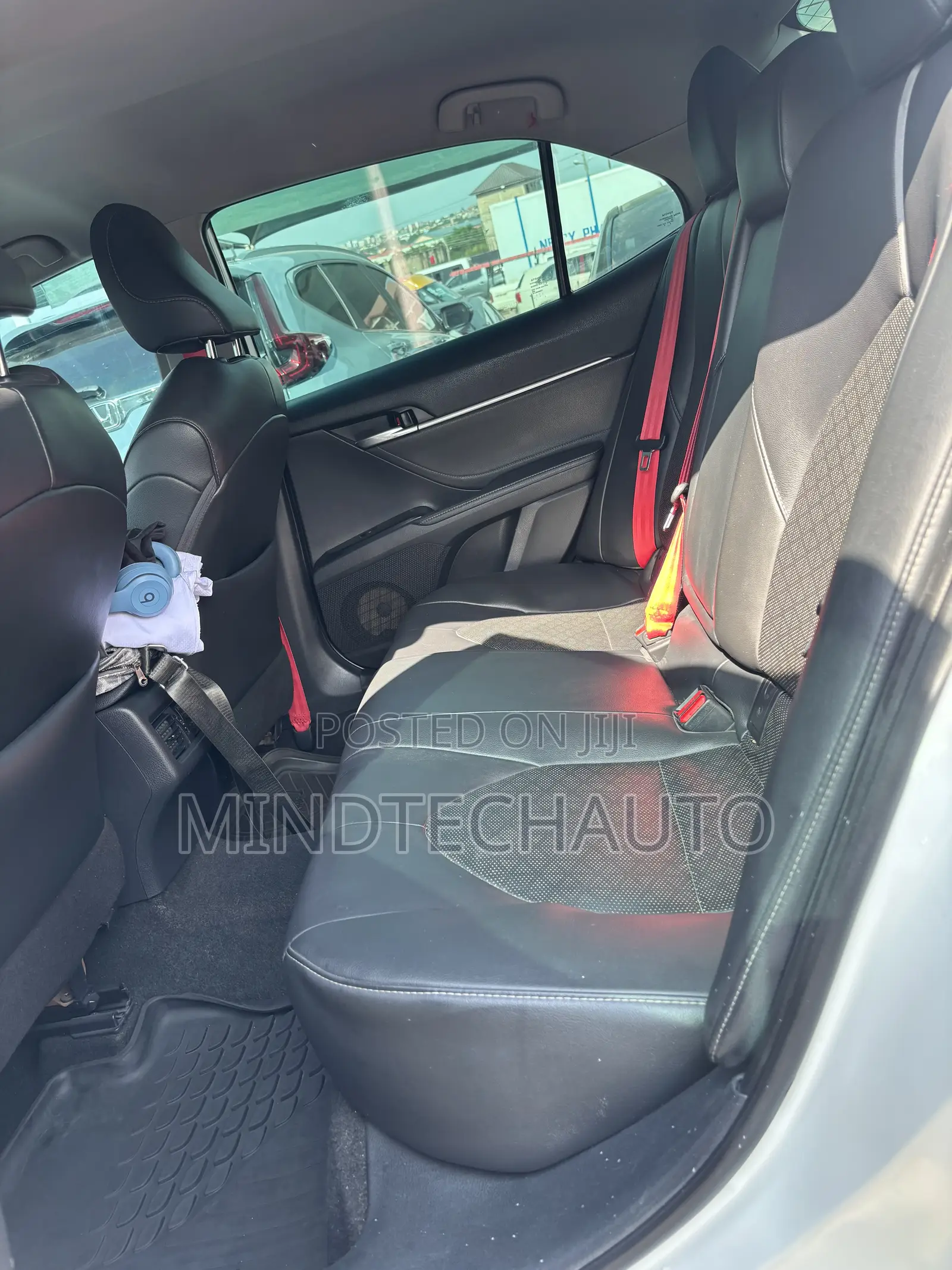 Toyota Camry XSE FWD (2.5L 4cyl 8AM) 2018 White