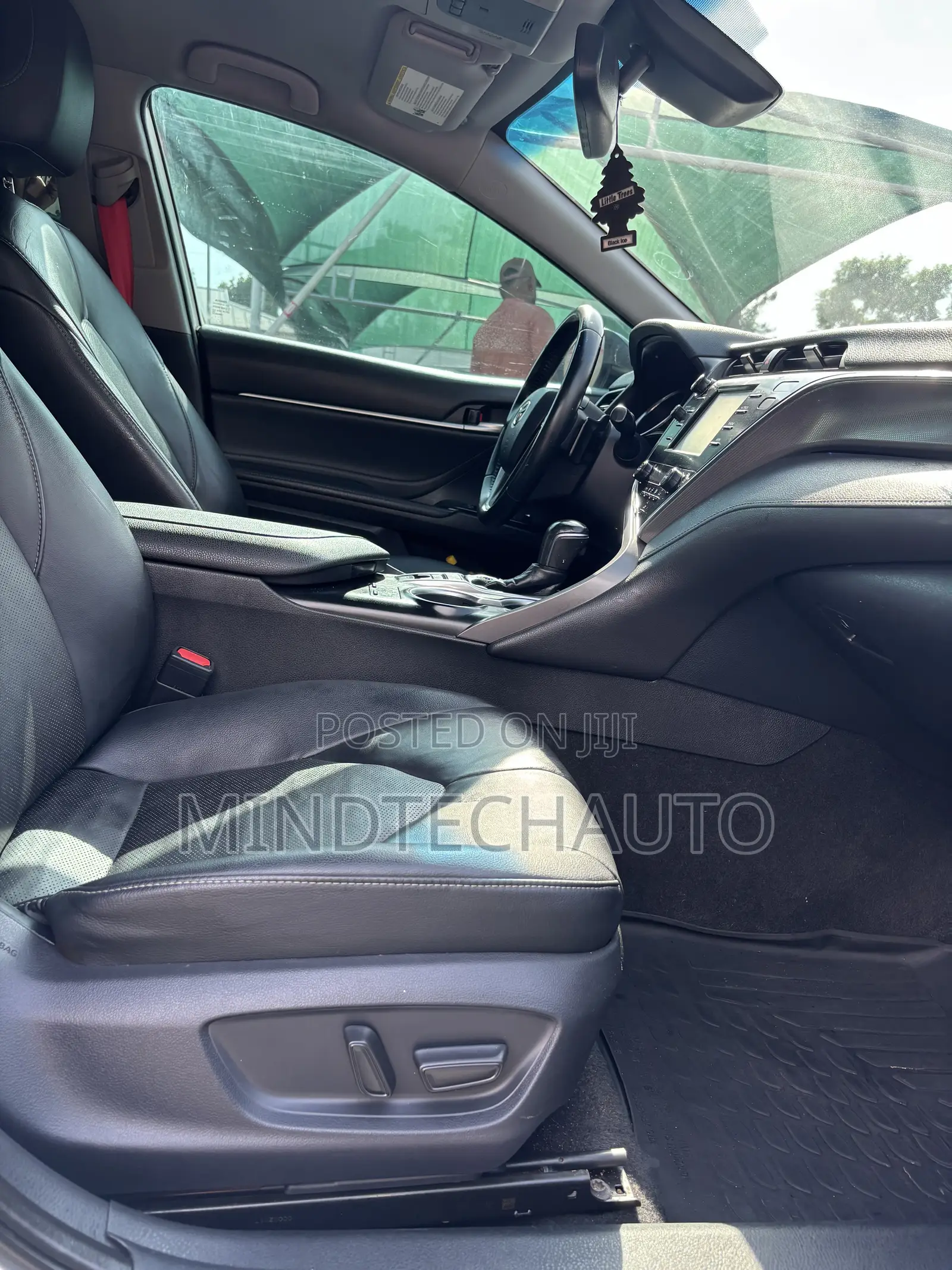 Toyota Camry XSE FWD (2.5L 4cyl 8AM) 2018 White
