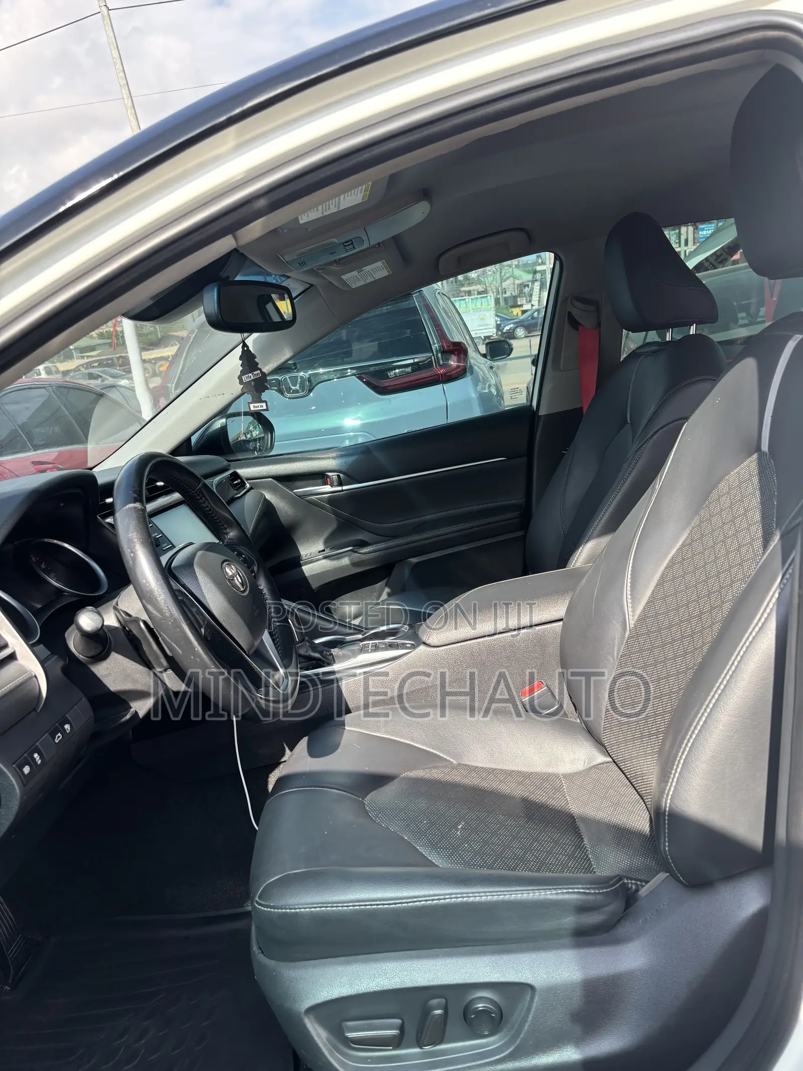 Toyota Camry XSE FWD (2.5L 4cyl 8AM) 2018 White