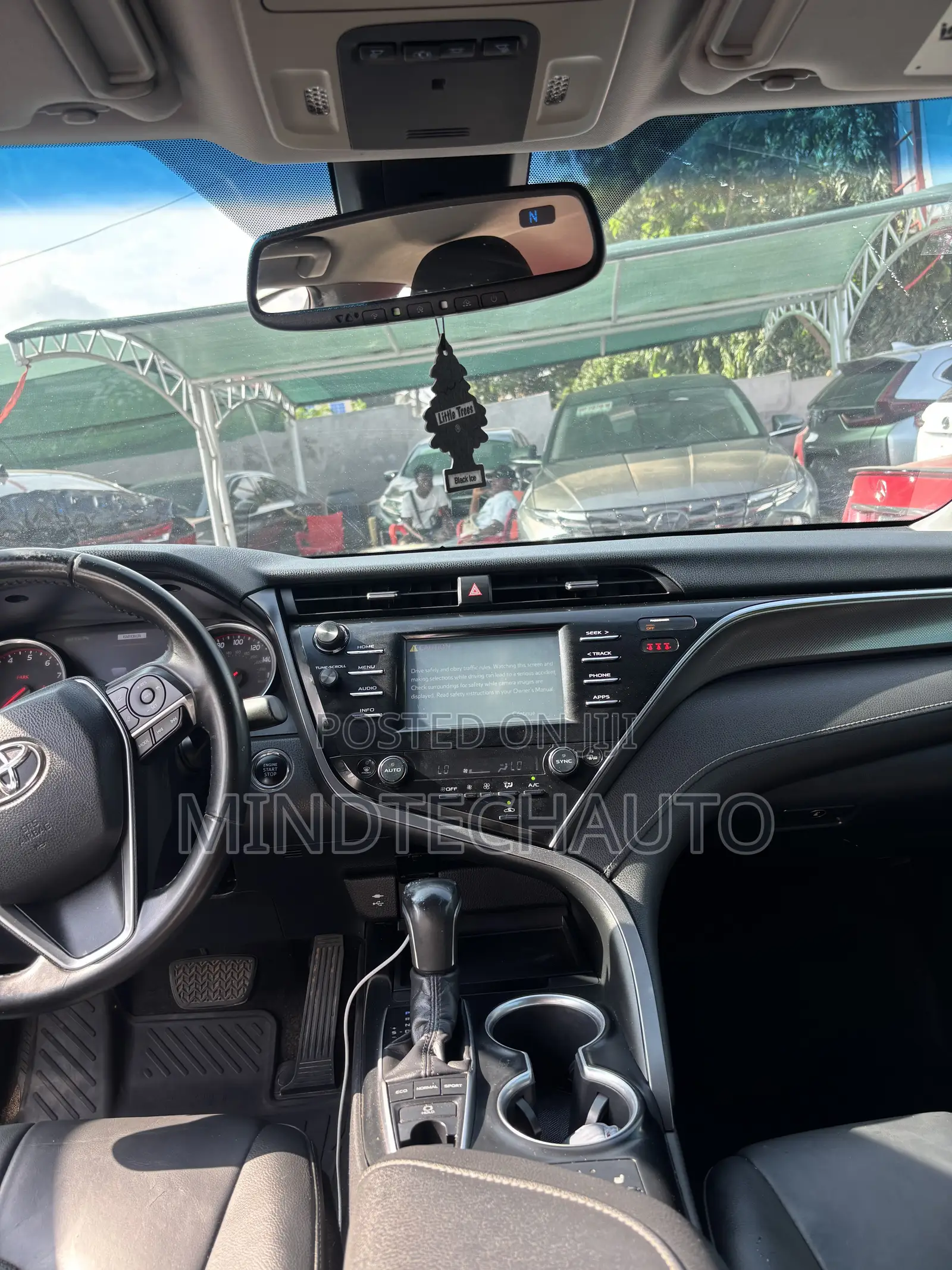 Toyota Camry XSE FWD (2.5L 4cyl 8AM) 2018 White