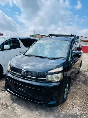 Toyota Voxy 2010 Black