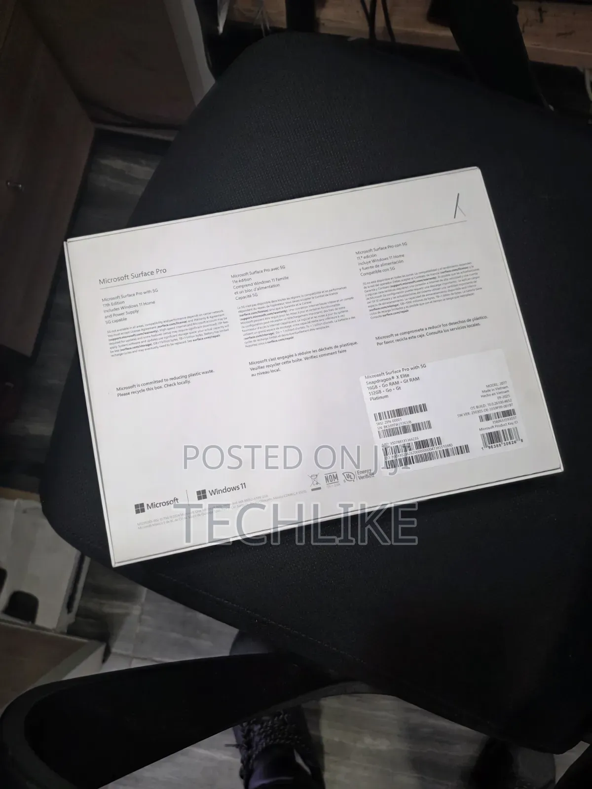 New Microsoft Surface Pro 11th Edition, a Copilot+ PC 16GB SSD 512GB