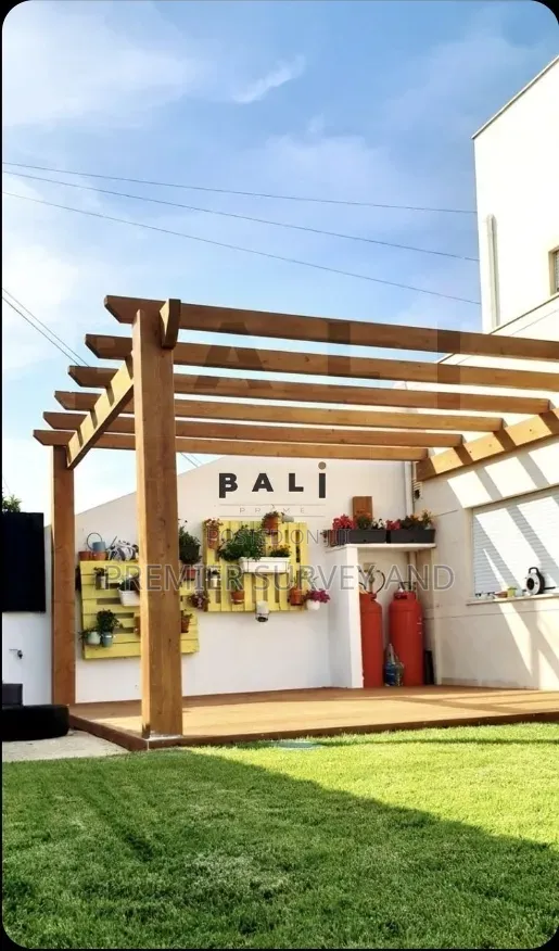 Transform Your Outdoor Space With a Beautiful Pergola