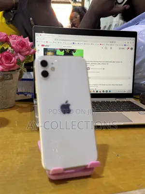 Apple iPhone 11 64 GB White