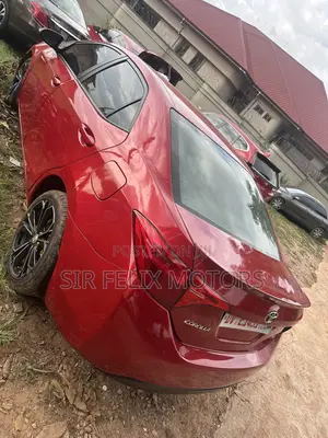 Toyota Corolla SE (1.8L 4cyl 2A) 2018 Red