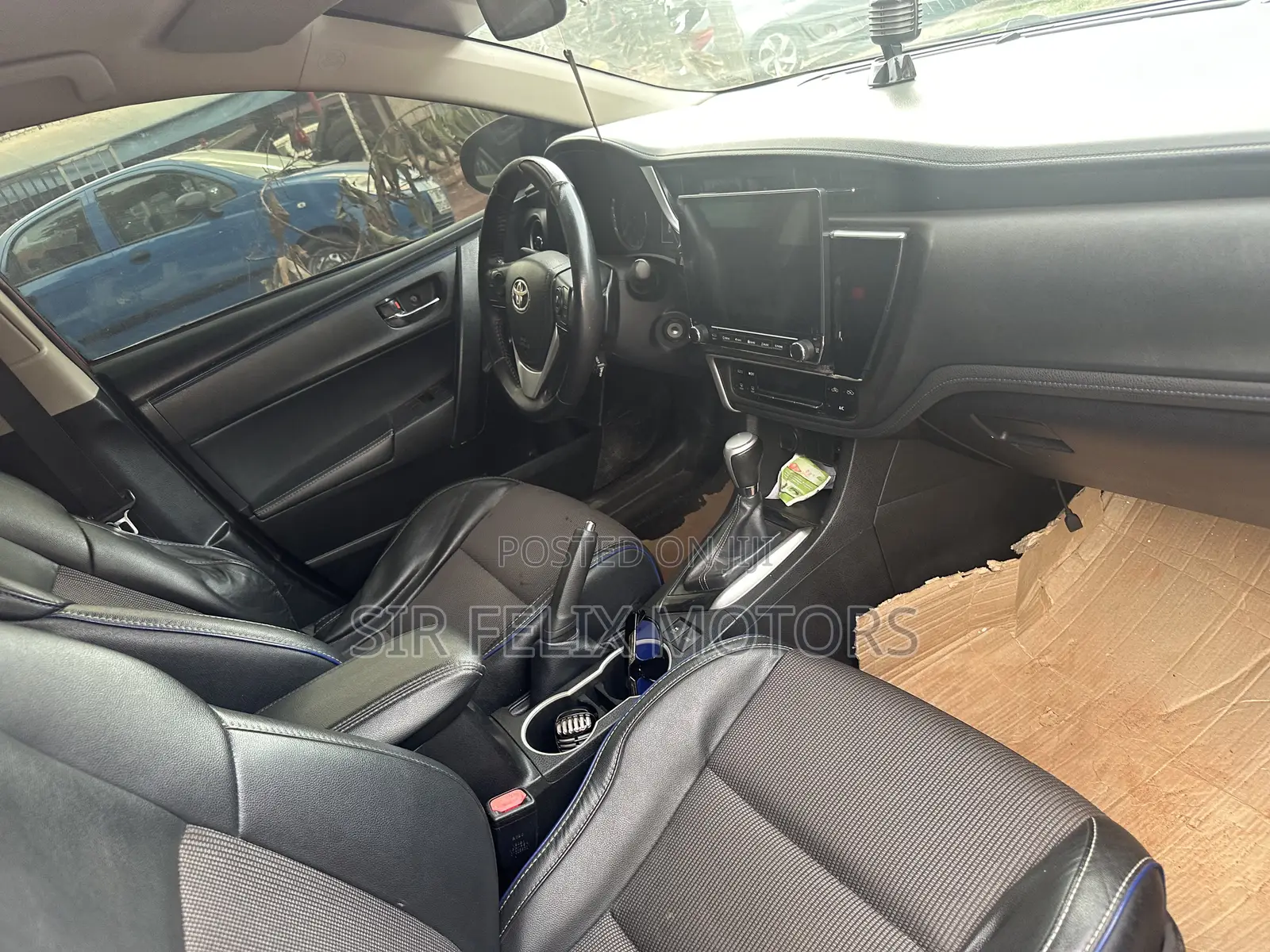 Toyota Corolla SE (1.8L 4cyl 2A) 2018 Red
