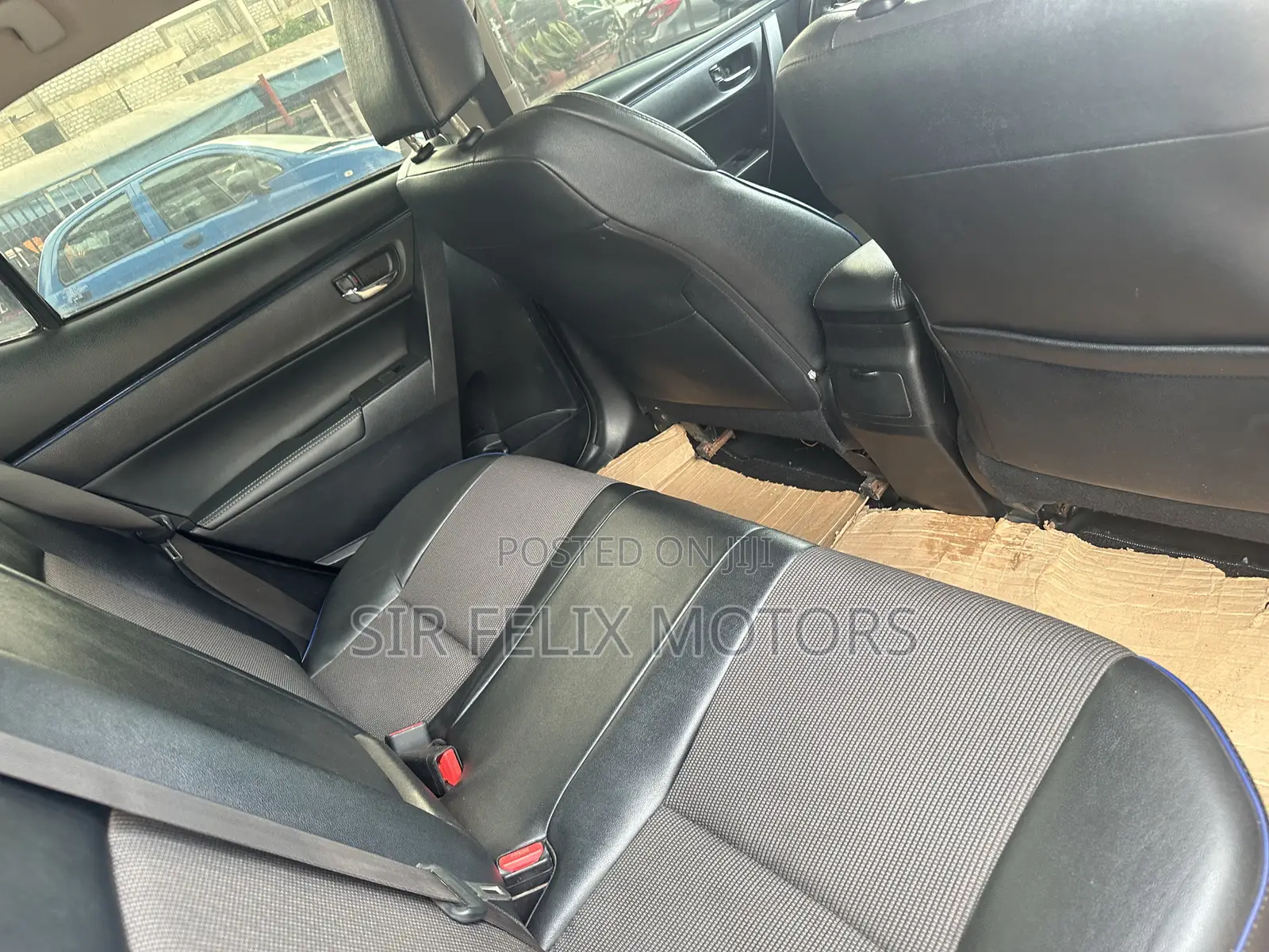 Toyota Corolla SE (1.8L 4cyl 2A) 2018 Red