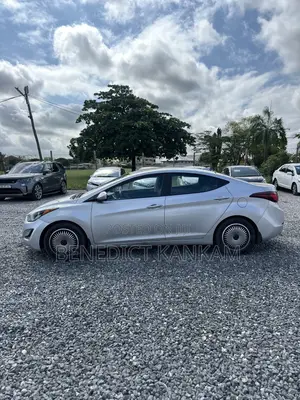 Hyundai Elantra 2015 Silver