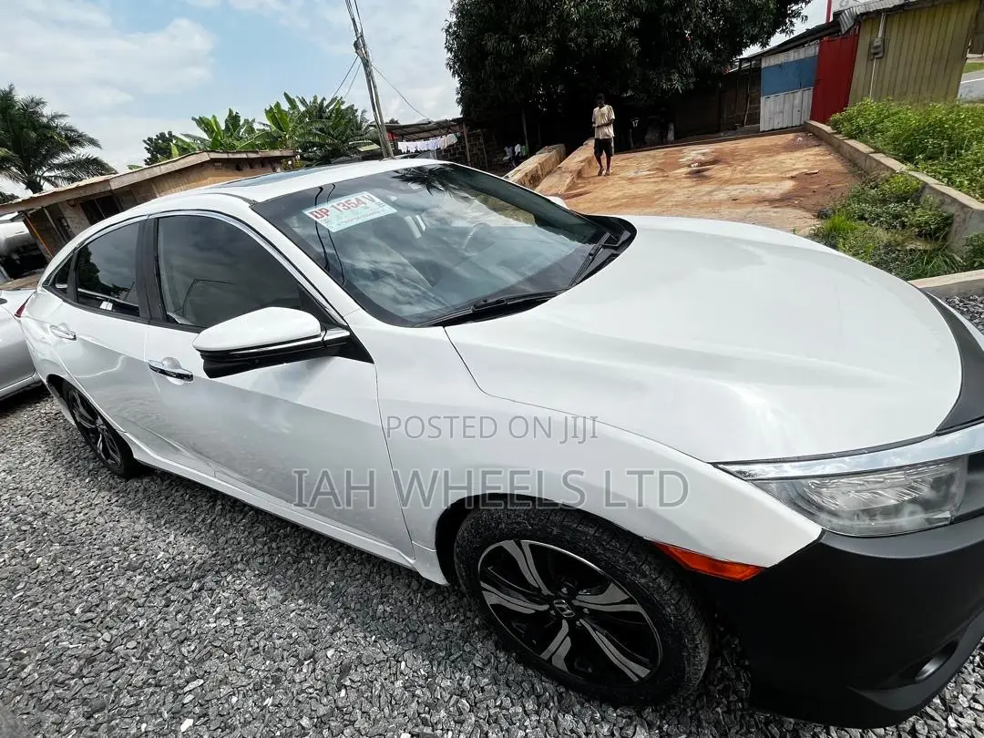 Honda Civic Touring 4dr Sedan (1.5L 4cyl) 2016 White