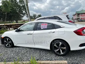 Honda Civic Touring 4dr Sedan (1.5L 4cyl) 2016 White