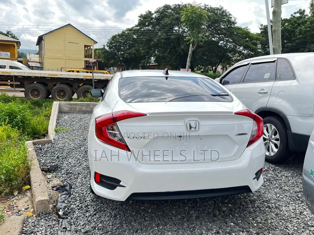 Honda Civic Touring 4dr Sedan (1.5L 4cyl) 2016 White