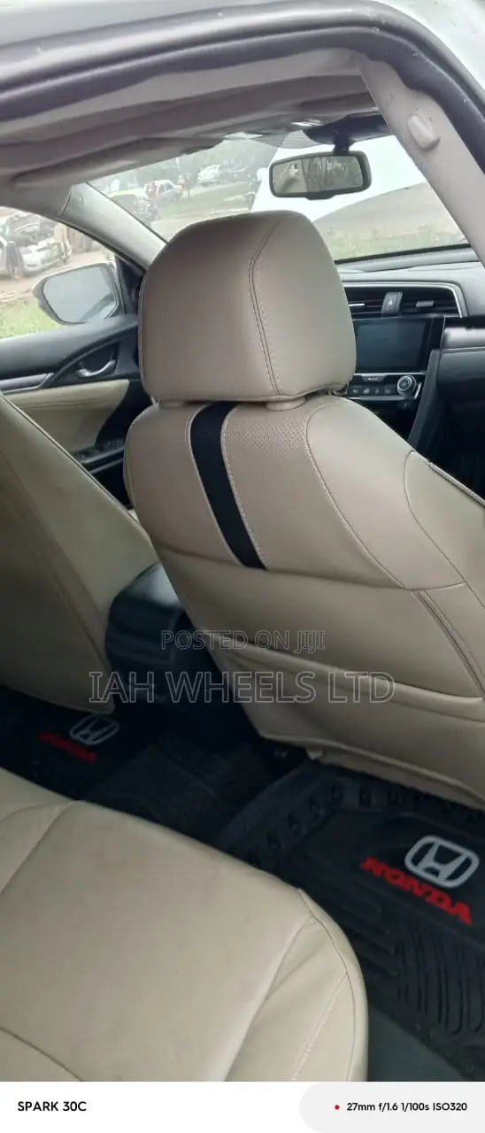 Honda Civic Touring 4dr Sedan (1.5L 4cyl) 2016 White