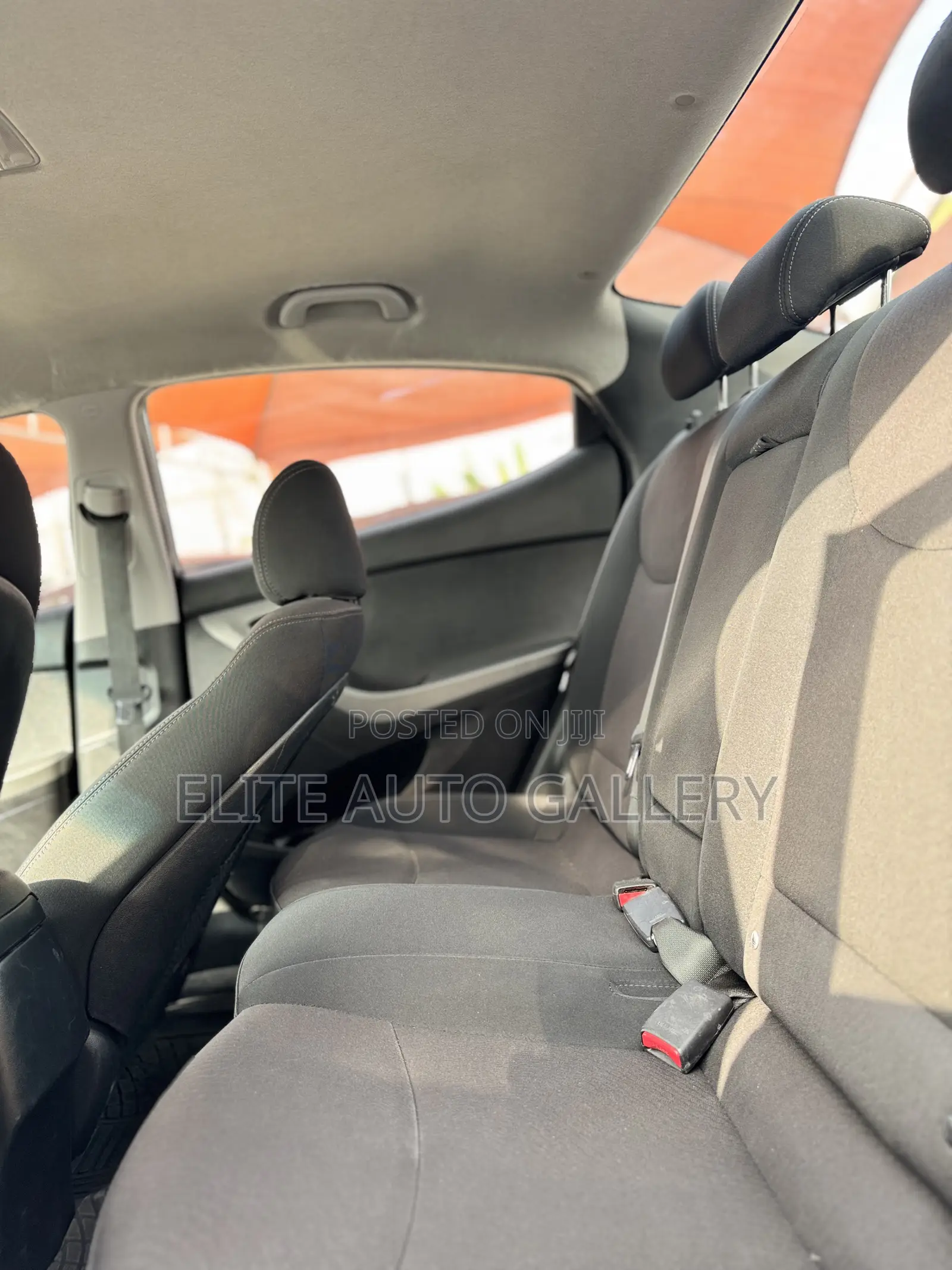 Hyundai Elantra Limited Sedan FWD (1.8L 4cyl 6A) 2016 Silver