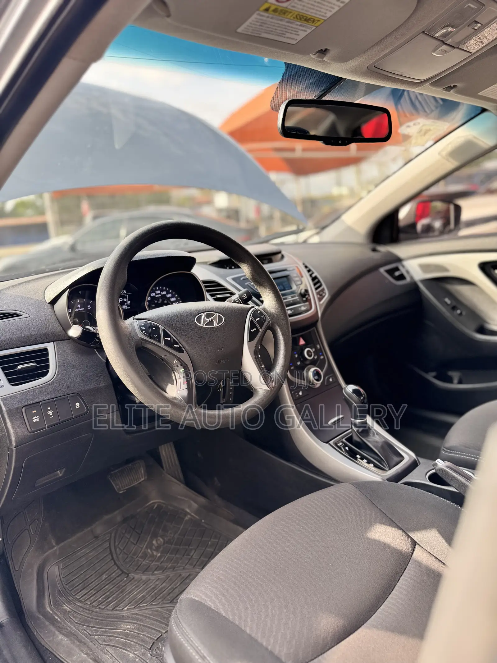 Hyundai Elantra Limited Sedan FWD (1.8L 4cyl 6A) 2016 Silver