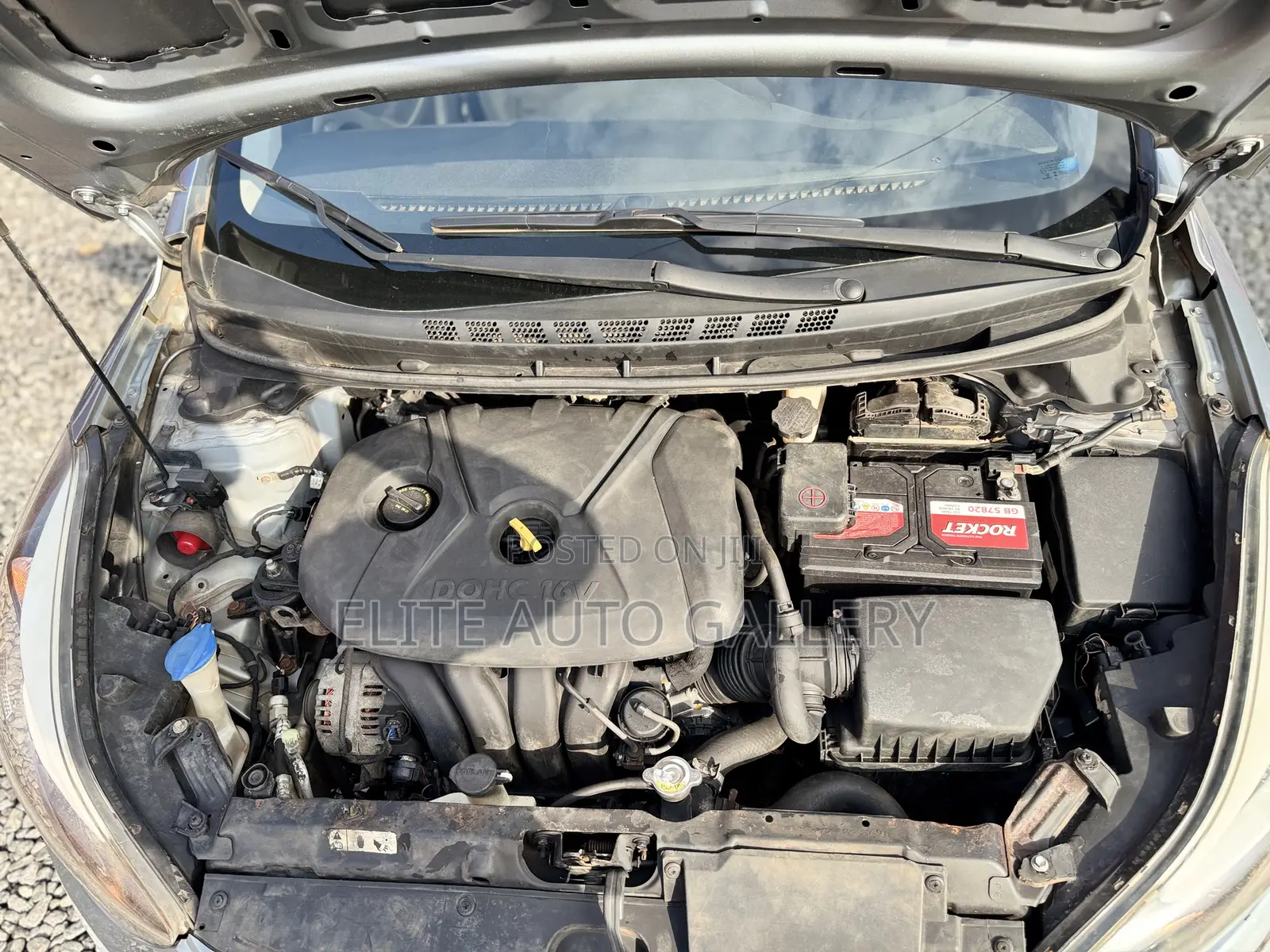 Hyundai Elantra Limited Sedan FWD (1.8L 4cyl 6A) 2016 Silver