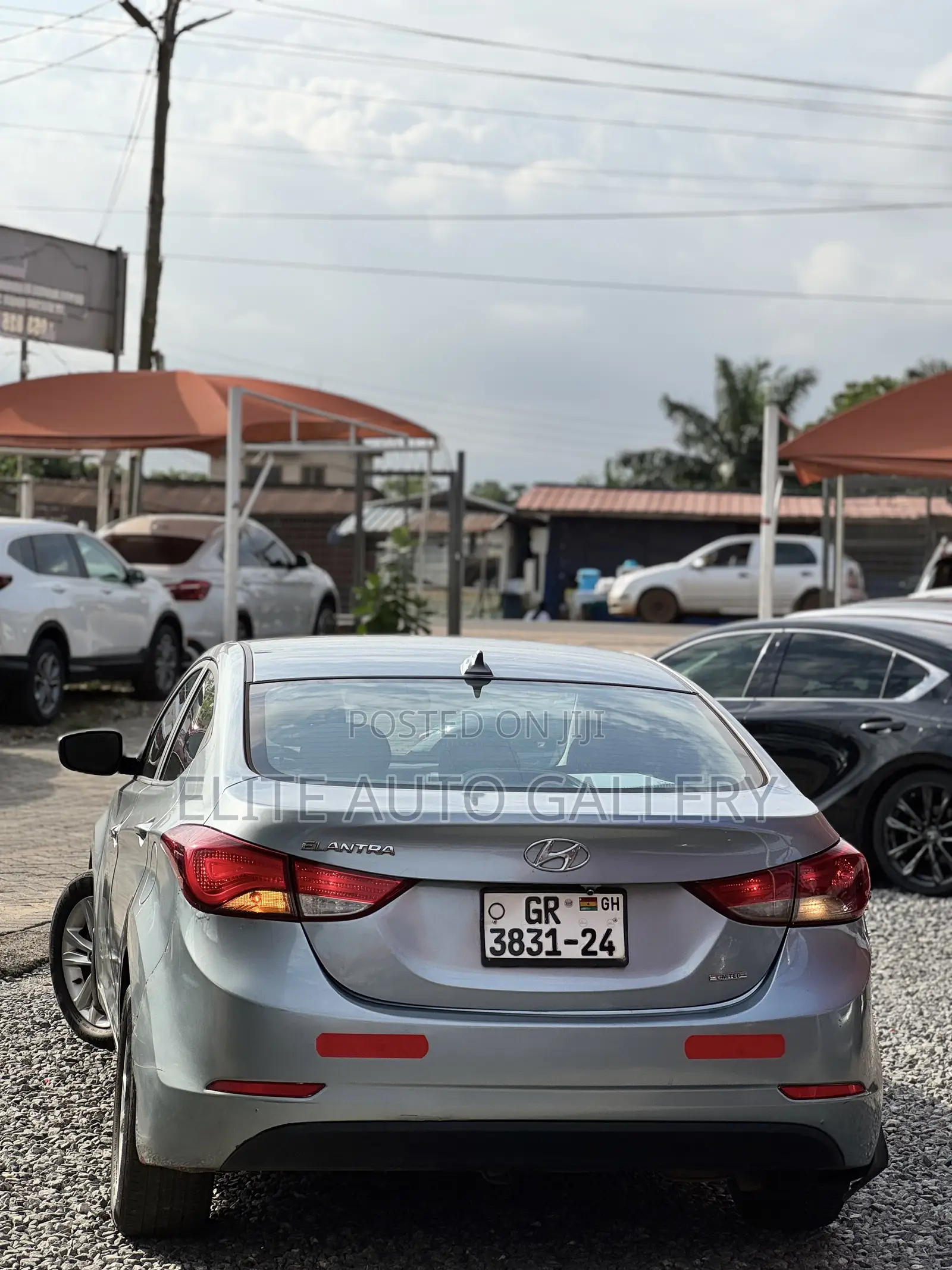 Hyundai Elantra Limited Sedan FWD (1.8L 4cyl 6A) 2016 Silver