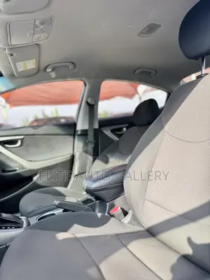 Hyundai Elantra Limited Sedan FWD (1.8L 4cyl 6A) 2016 Silver