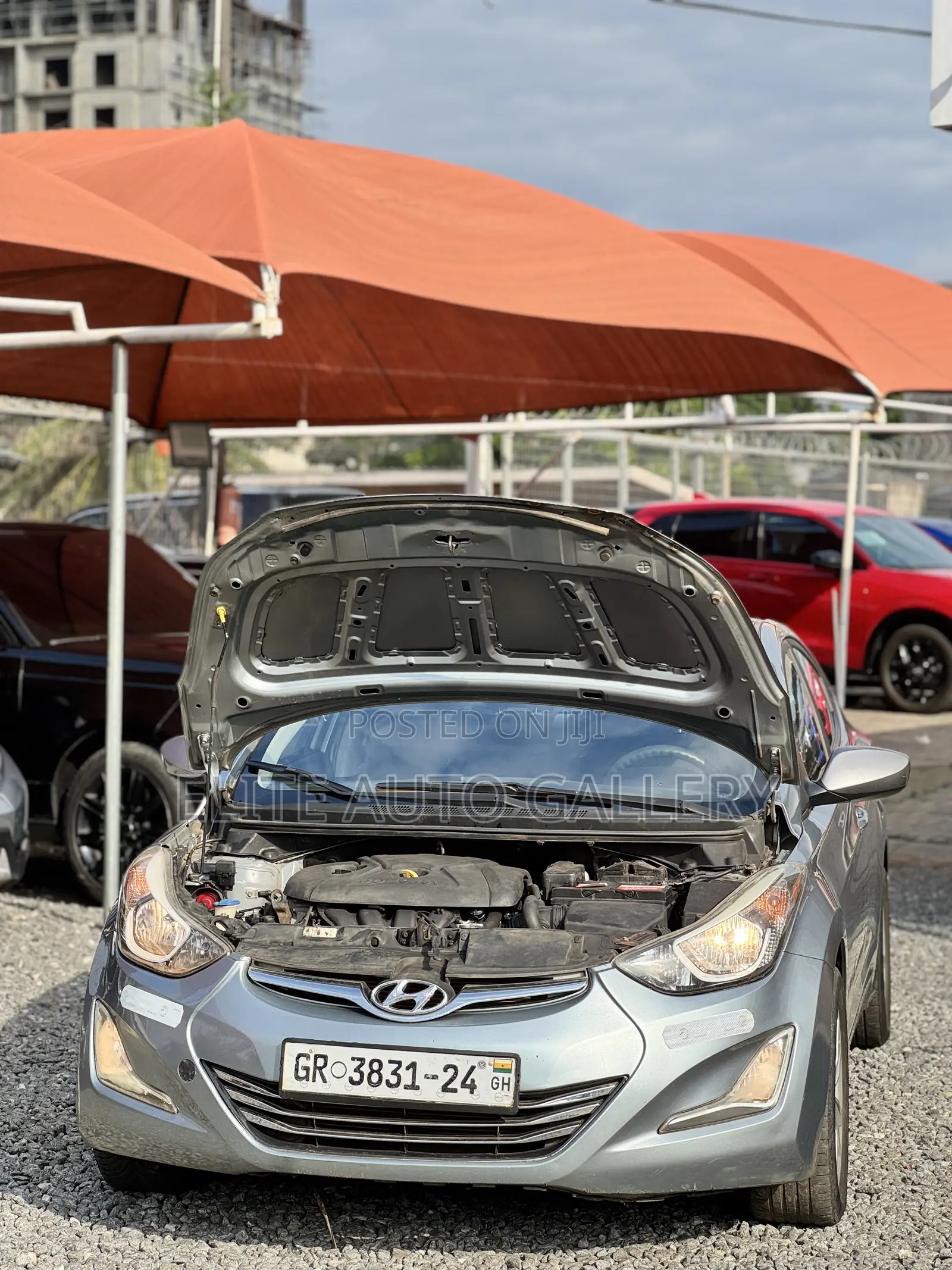 Hyundai Elantra Limited Sedan FWD (1.8L 4cyl 6A) 2016 Silver
