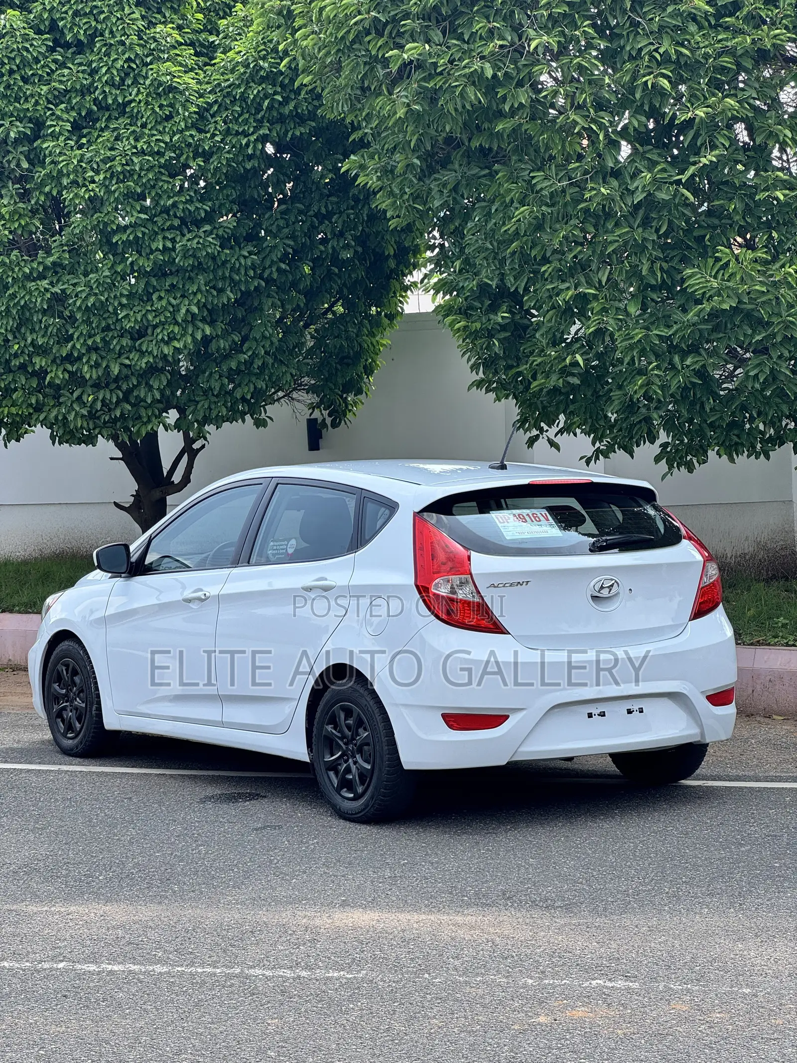 Hyundai Elantra ECO Sedan FWD (1.4L 4cyl 7A) 2017 White