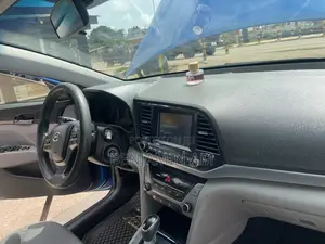 Hyundai Elantra SE 2018 Blue