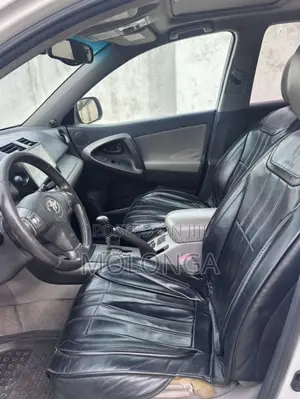 Toyota RAV4 4x4 2009 White