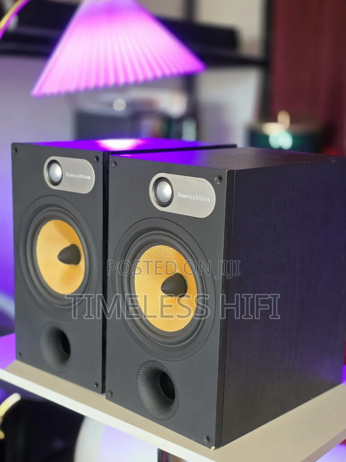 Bowers Wilkins (B W) 685 Bookshelf Speaker