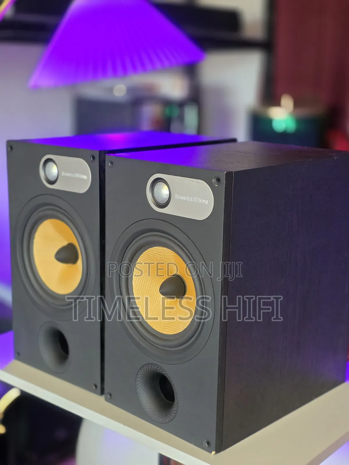 Bowers Wilkins (B W) 685 Bookshelf Speaker