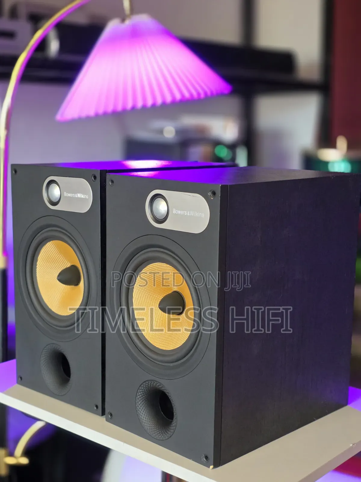 Bowers Wilkins (B W) 685 Bookshelf Speaker