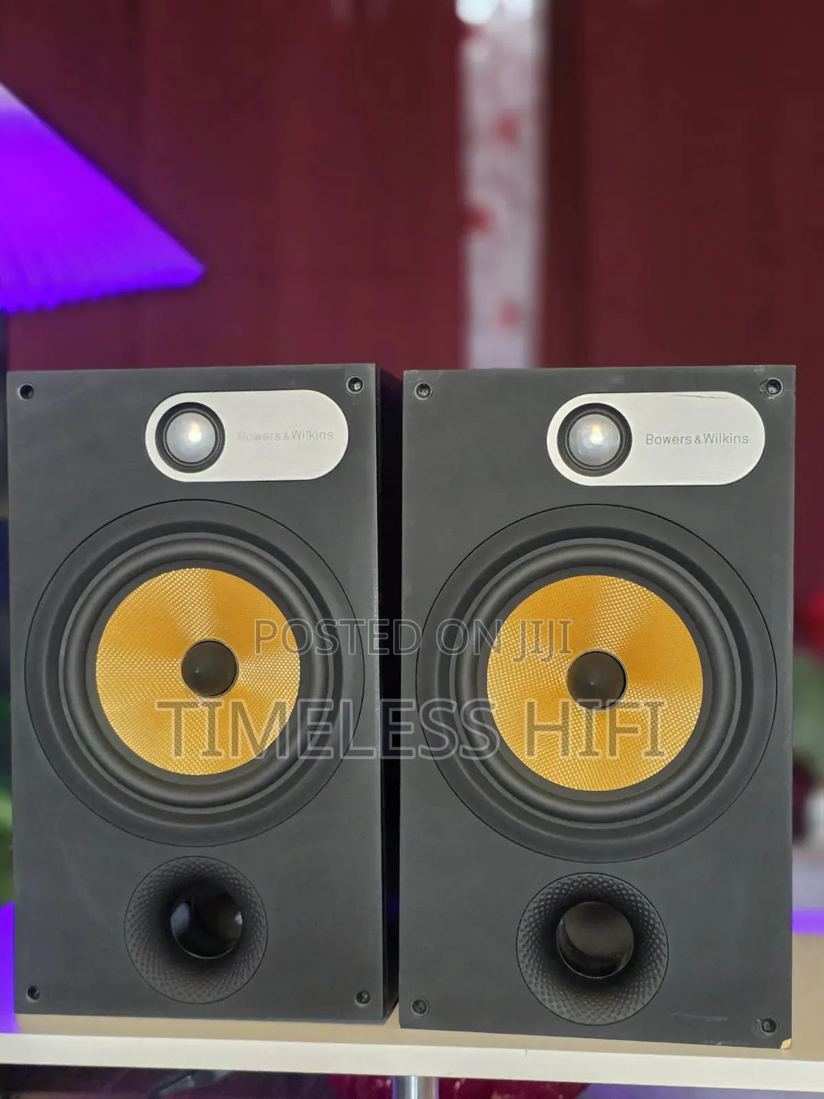 Bowers Wilkins (B W) 685 Bookshelf Speaker