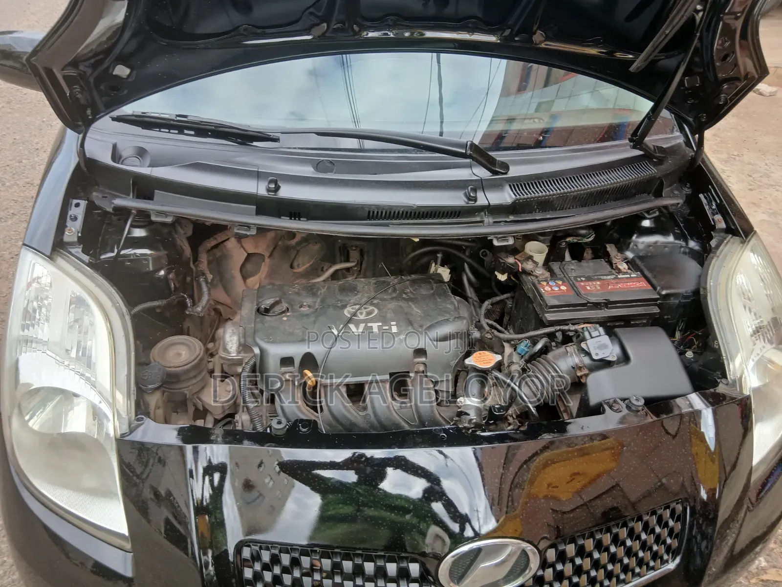 Toyota Vitz 2010 Black