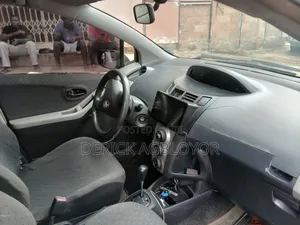 Toyota Vitz 2010 Black