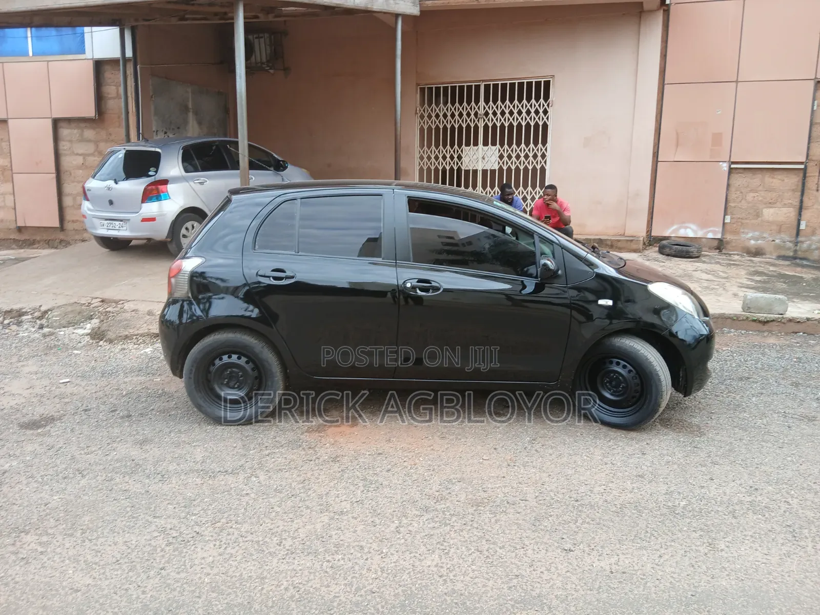 Toyota Vitz 2010 Black