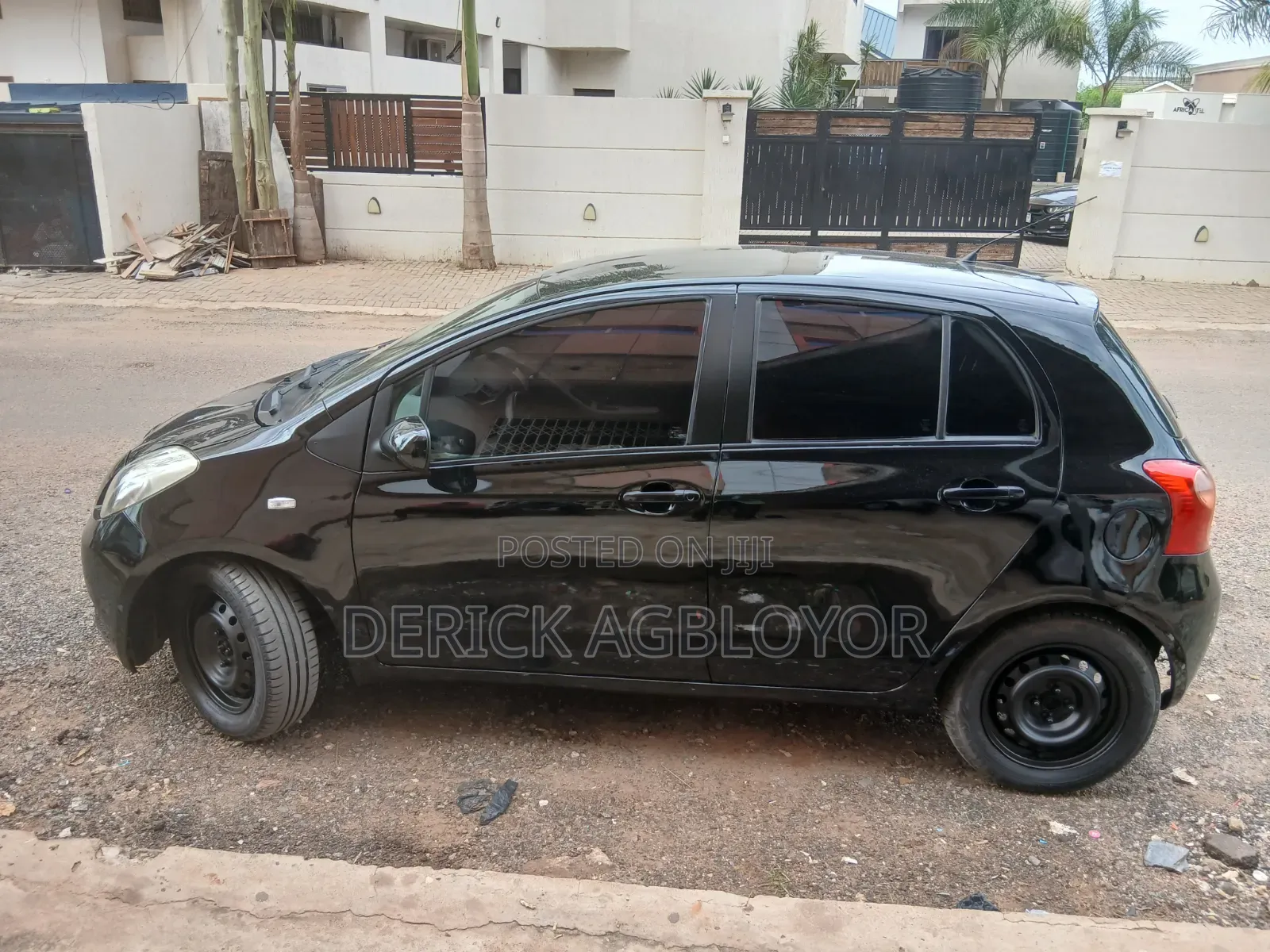 Toyota Vitz 2010 Black