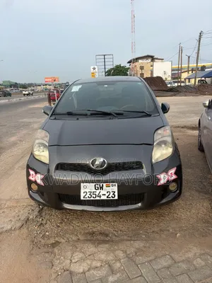 Toyota Vitz 2010 Black