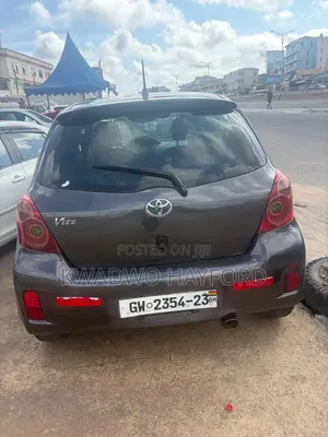 Toyota Vitz 2010 Black