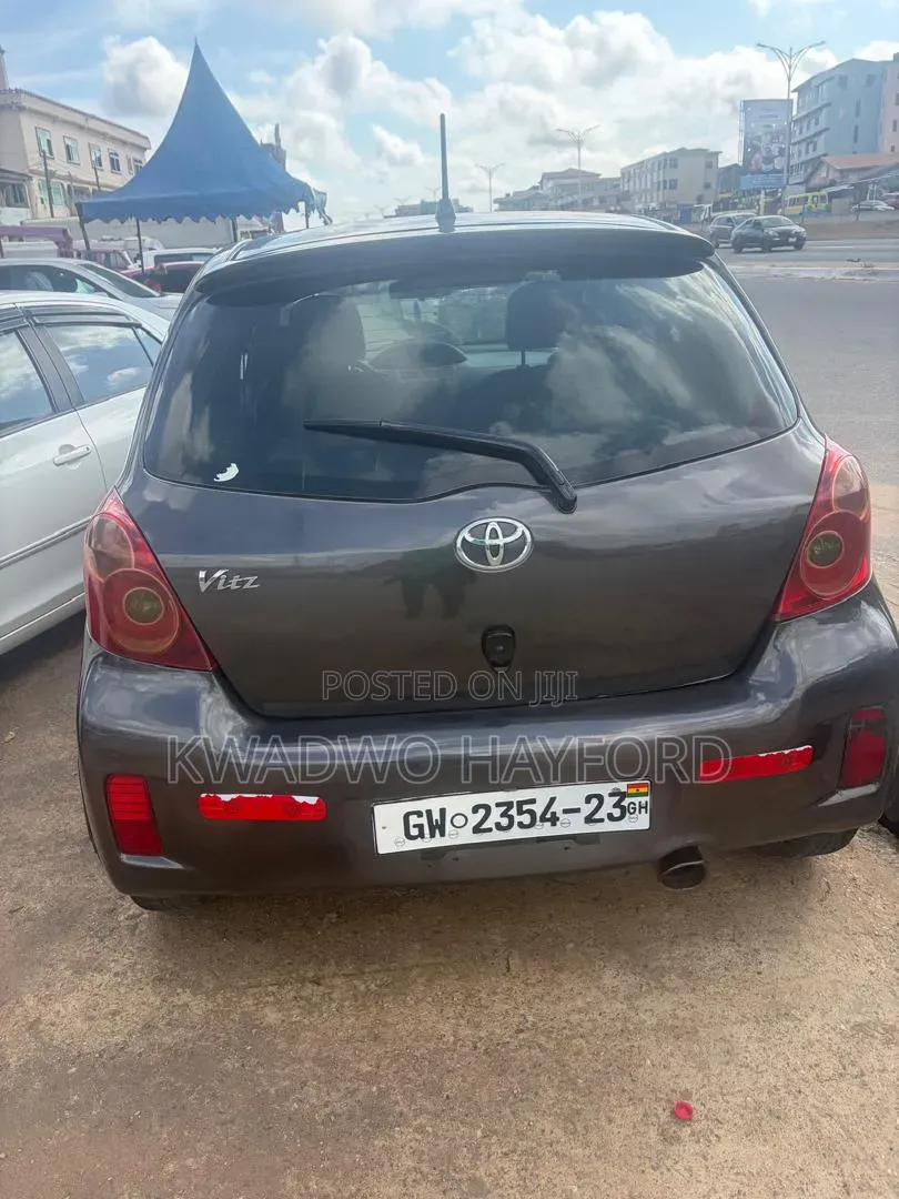 Toyota Vitz 2010 Black