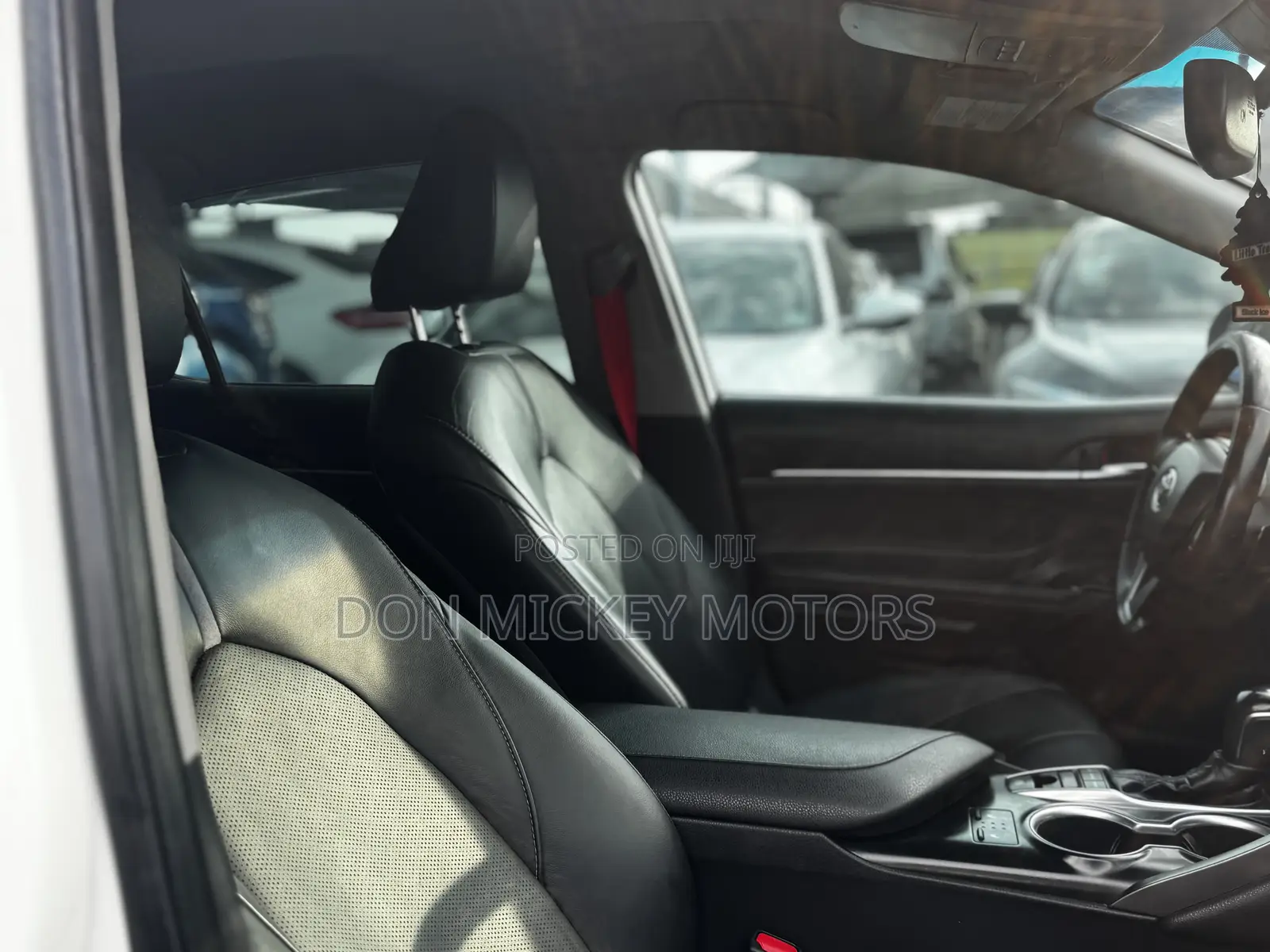 Toyota Camry XSE FWD (2.5L 4cyl 8AM) 2018 White