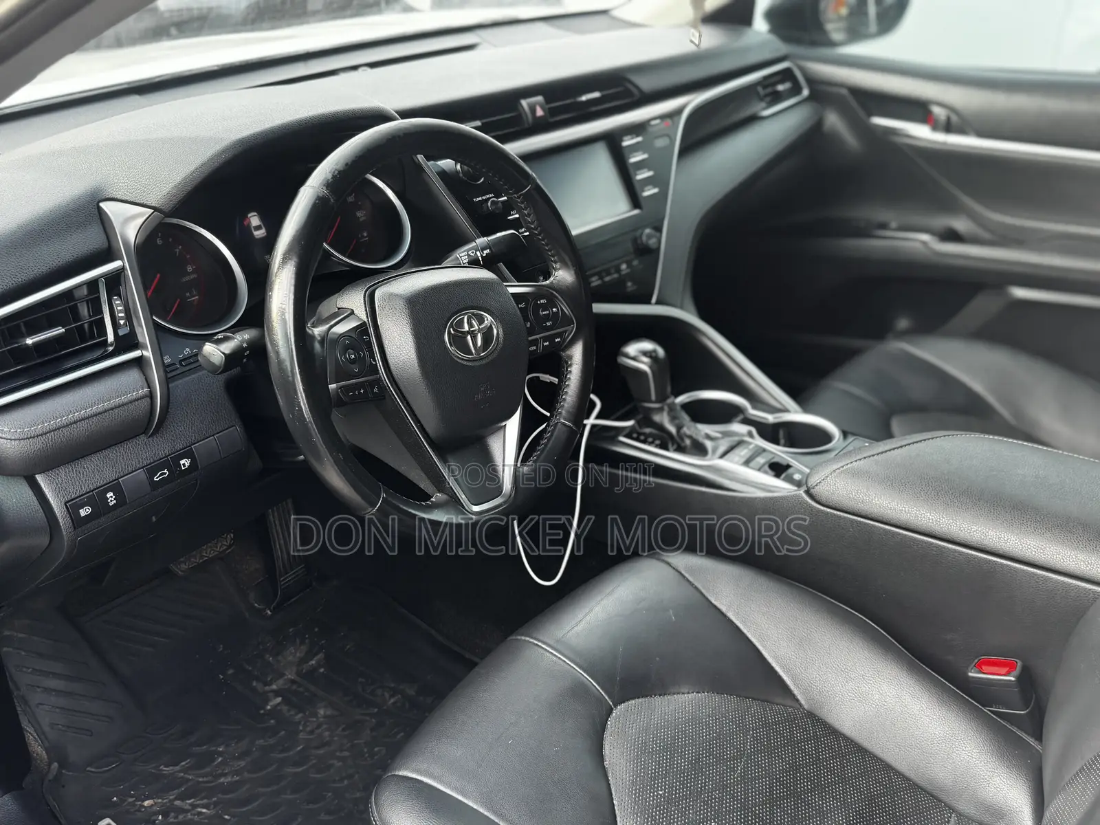 Toyota Camry XSE FWD (2.5L 4cyl 8AM) 2018 White