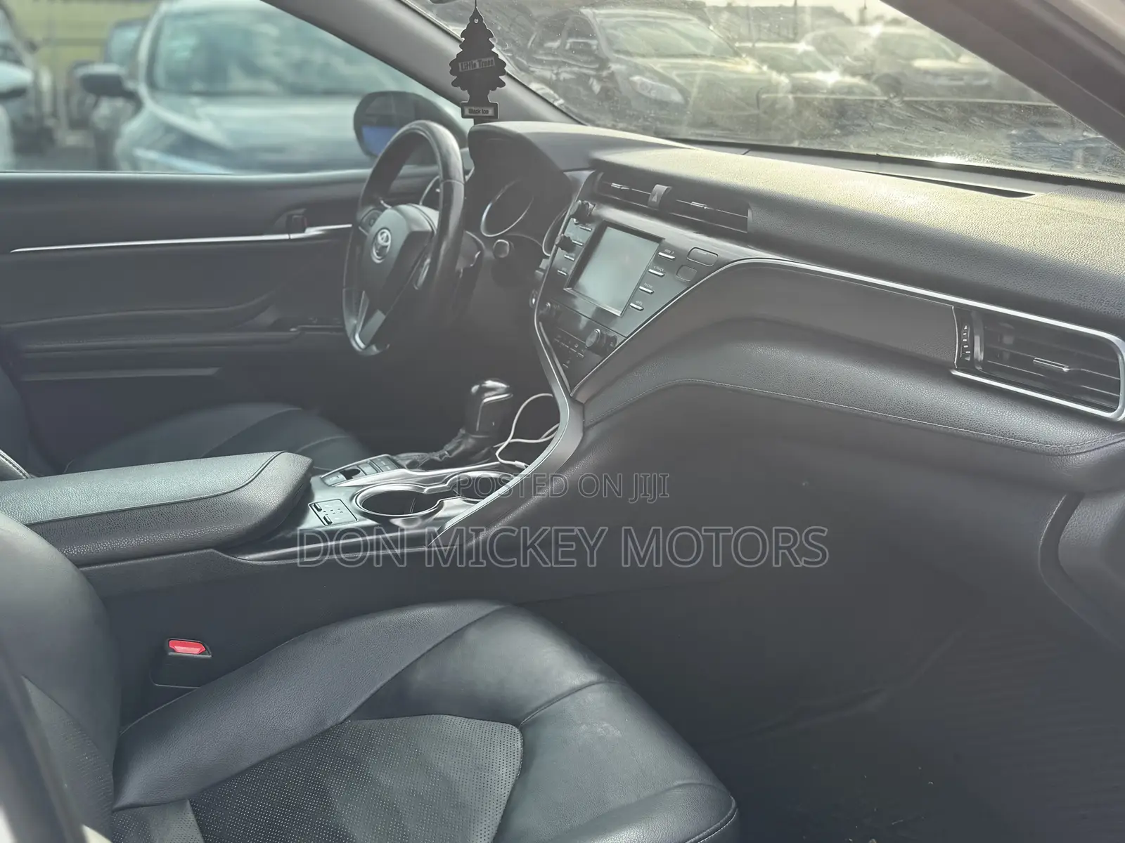 Toyota Camry XSE FWD (2.5L 4cyl 8AM) 2018 White