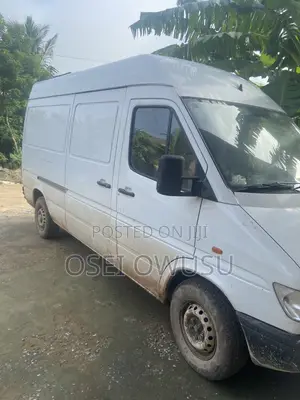 Mercedes-Benz Sprinter 2005 White