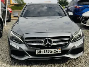 Mercedes-Benz C300 Luxury 4dr AWD 4Matic Sedan (2.0L 4cyl 7A) 2015