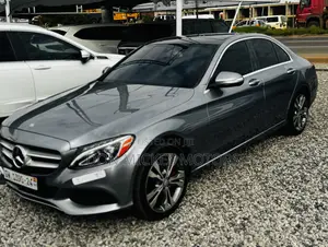 Mercedes-Benz C300 Luxury 4dr AWD 4Matic Sedan (2.0L 4cyl 7A) 2015