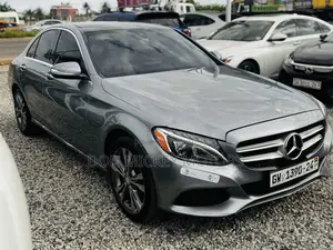 Mercedes-Benz C300 Luxury 4dr AWD 4Matic Sedan (2.0L 4cyl 7A) 2015
