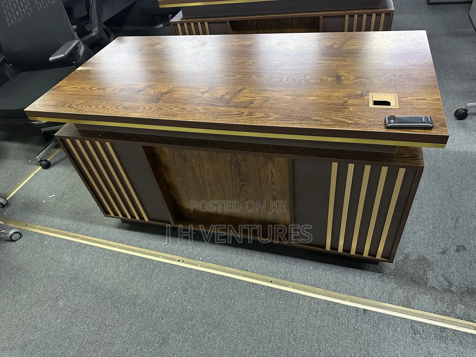 Office Table 1.4 (20-14g)