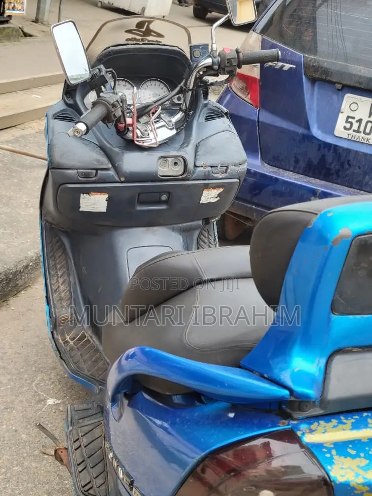 Suzuki Burgman 2006 Blue